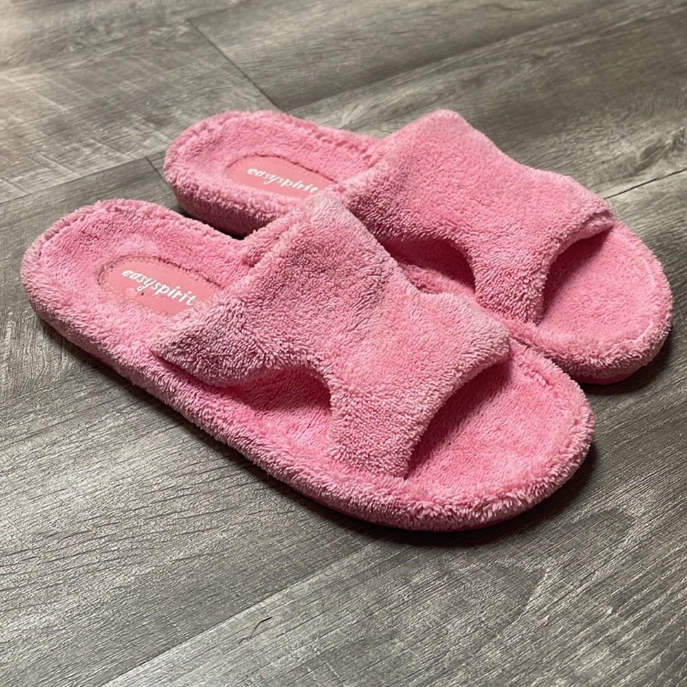 Easy Spirit Pink Velour Slippers
